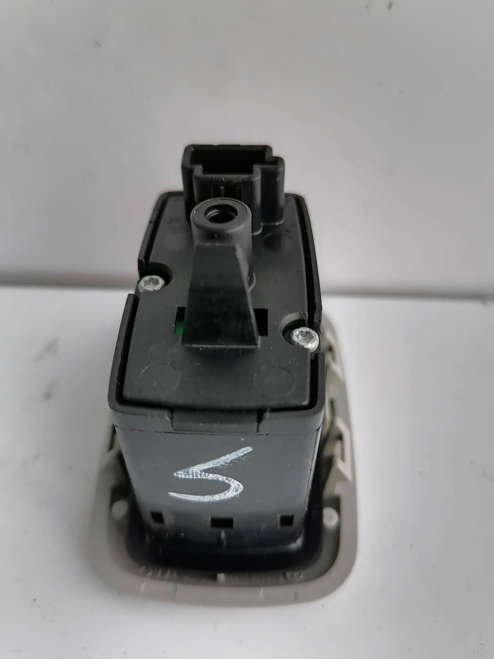 Interruttore alzacristalli porta post. sx.